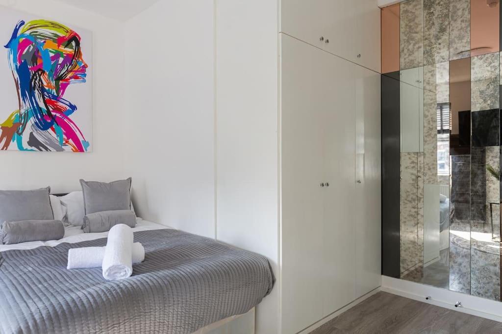 Studio Apt, 8 Min Walk From Tube 3 London Bagian luar foto