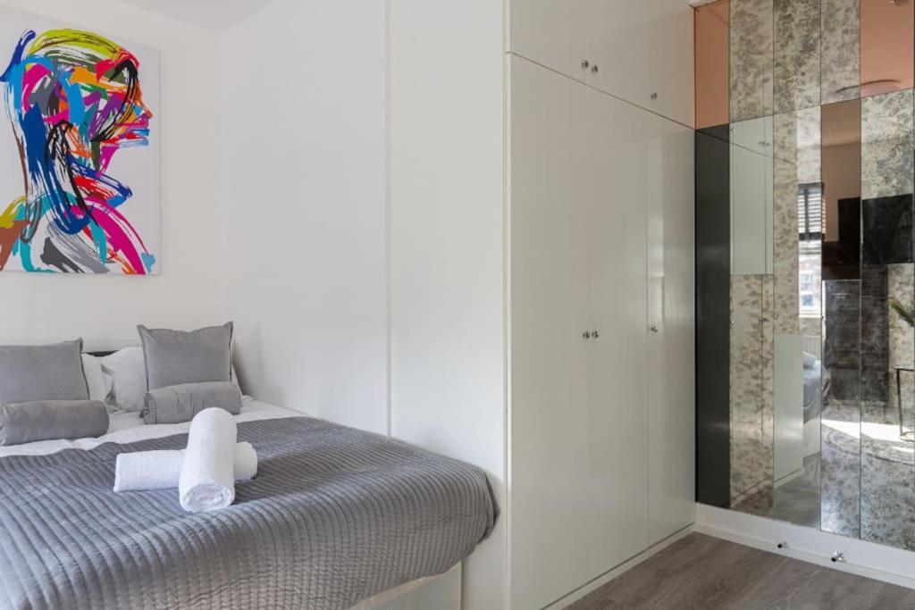 Studio Apt, 8 Min Walk From Tube 3 London Bagian luar foto
