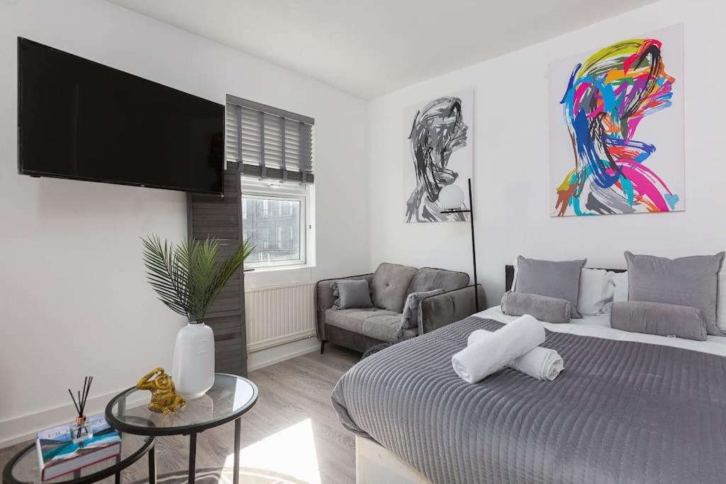 Studio Apt, 8 Min Walk From Tube 3 London Bagian luar foto